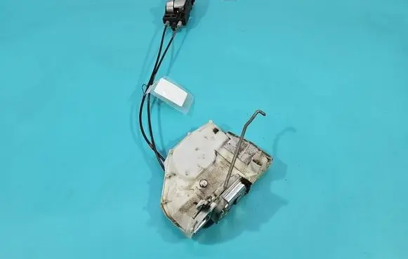 Suzuki Swift I Front door lock IMPRK1537925