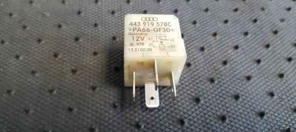 Volkswagen PASSAT B5.5 Other relay 443919578C 15.2100.00