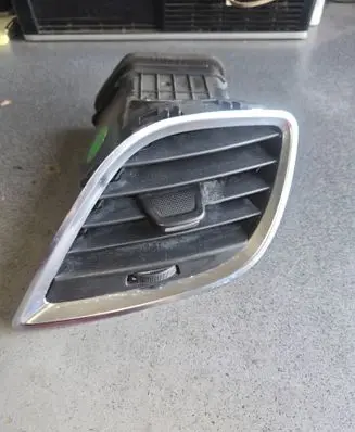 Opel Mokka Dashboard side air vent grill/cover trim 95437807