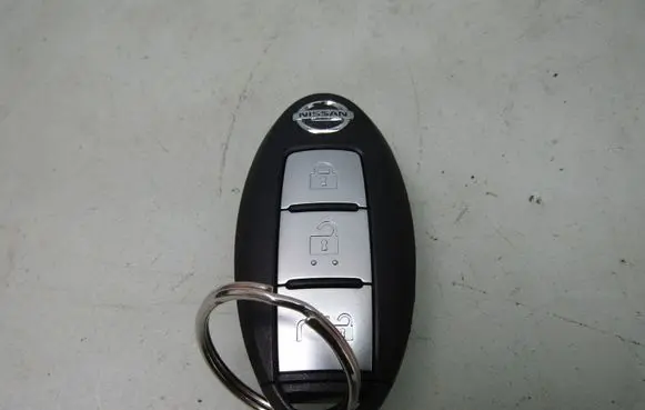 Nissan Leaf II (ZE1) Ignition key/card 