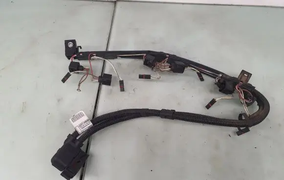 BMW 5 F10 F11 Fuel injector wires 7605076 12517605076
