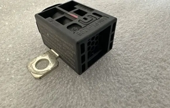 Audi A6 S6 C6 4F Battery relay fuse 4F0915519