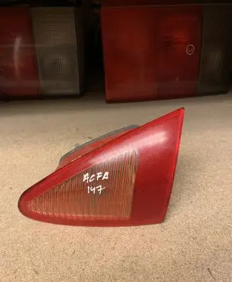 Alfa Romeo 147 Tailgate rear/tail lights 48556346