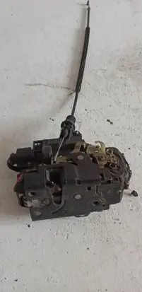 Skoda Fabia Mk1 (6Y) Front door lock 123632