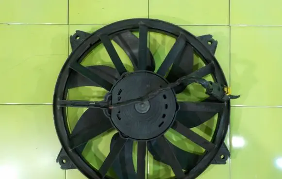 Peugeot 5008 Fan set 988495H