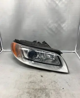 Volvo XC70 Headlight/headlamp 31353533