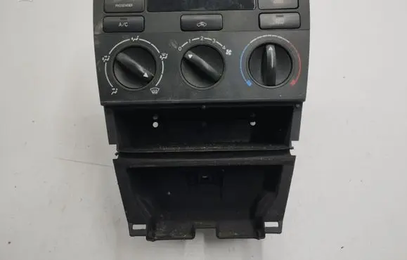 Toyota Corolla E120 E130 Climate control unit 5553302040 5541102250
