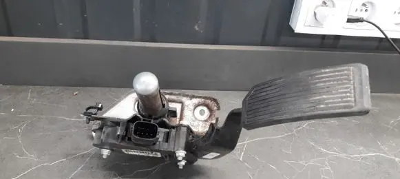 Nissan Murano Z50 Accelerator throttle pedal 18002-ca100