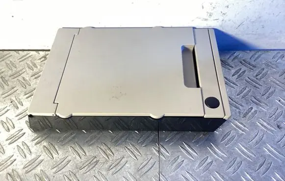 BMW 5 F10 F11 Glove box central console 003300014101