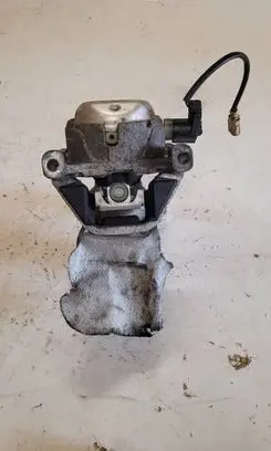 Audi A6 S6 C7 4G Engine mounting bracket 4G0199307AC V05F112