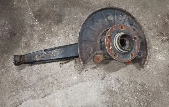 Volkswagen Touareg I Front wheel hub 7L6407257A
