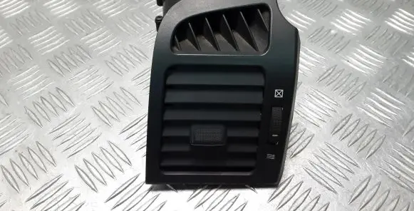 Chevrolet Captiva Dashboard side air vent grill/cover trim