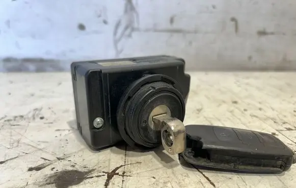 Volkswagen Touareg I Ignition lock 3D0905865C