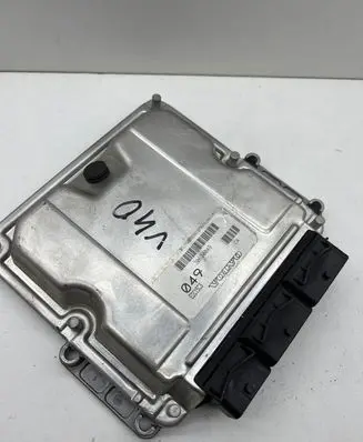 Volvo S40, V40 Engine control unit/module 8200126492 0281010440