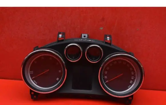 Opel Mokka Speedometer (instrument cluster) 95386881