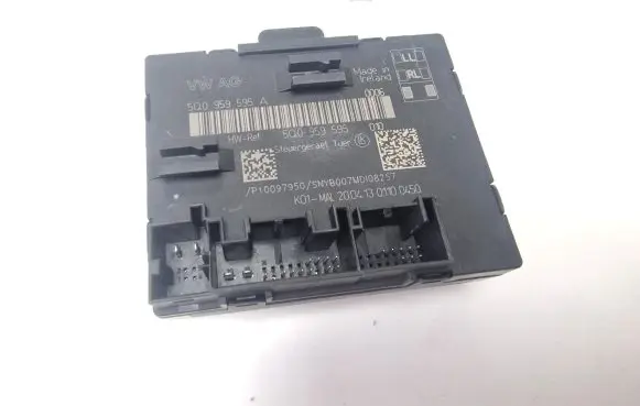 Audi A3 S3 8V Door control unit/module 5Q0959595A