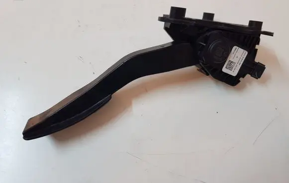 Ford Mustang VI Accelerator throttle pedal CR339F836BB ABJ162017549