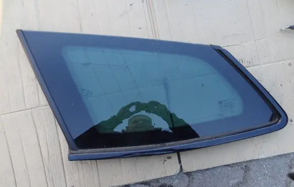 Opel Insignia B Rear side window