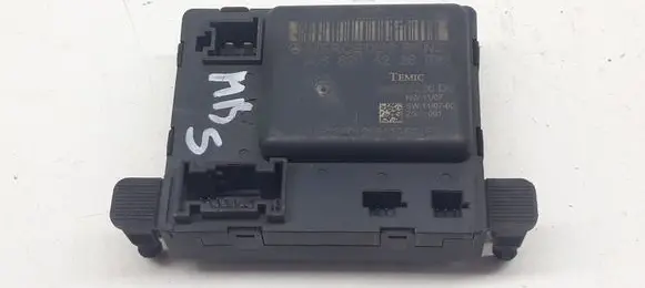 Mercedes-Benz Sprinter W906 Door control unit/module 9068204226