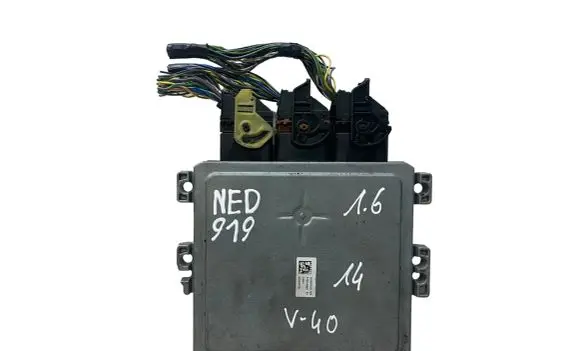 Volvo V40 Engine control unit/module 31355712 A180134103 245920756