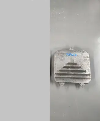 Tesla Model 3 Xenon control unit/module 1131251-99-C 113125199C