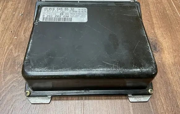 Mercedes-Benz E W124 Engine control unit/module ECU 0165455532 0261203230