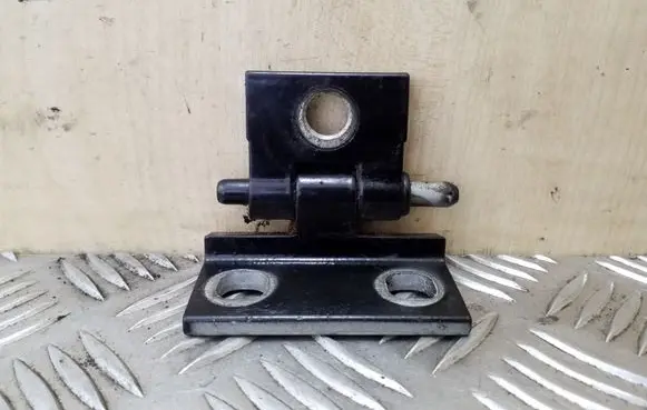 Volvo XC90 Rear door lower hinge