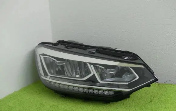 Volkswagen Touran III Headlight/headlamp 5TB941774B