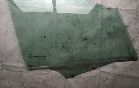 Peugeot 207 Front door window glass four-door as2