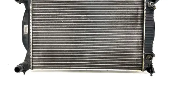 Audi A4 S4 B7 8E 8H Coolant radiator