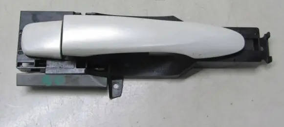 Nissan Pulsar Rear door exterior handle