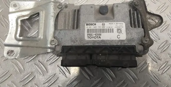Toyota Yaris Engine control unit/module 896610DR80