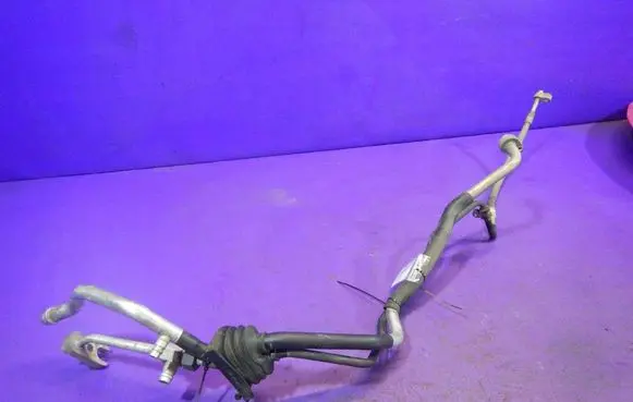 Volkswagen PASSAT B5.5 Air conditioning (A/C) pipe/hose 