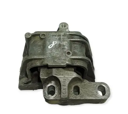 Volkswagen PASSAT B6 Engine mount bracket Ik0199262