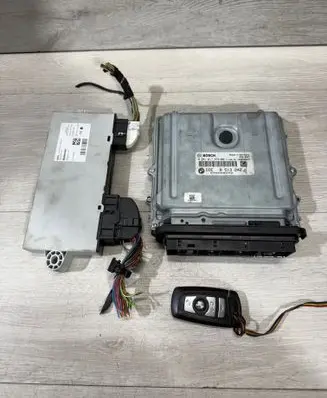 BMW 5 F10 F11 Engine ECU kit and lock set 8513242 9257039 1039S46975
