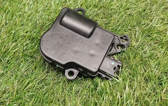 Ford Explorer Air flap motor/actuator AA5319E616BA