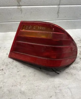 Mercedes-Benz E W210 Rear/tail lights A2108204464
