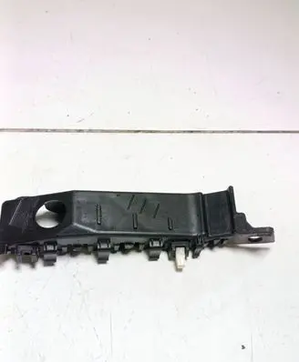 Fender mounting bracket