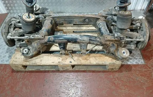 BMW X5 E53 Rear axle beam 