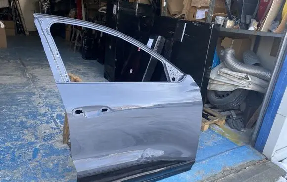 Audi Q6 e-tron Front door 85H831052
