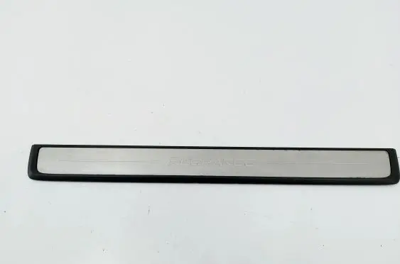 Volvo XC40 Front sill trim cover 32132599