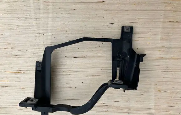 BMW 5 E60 E61 Headlight/headlamp mounting bracket 15873800