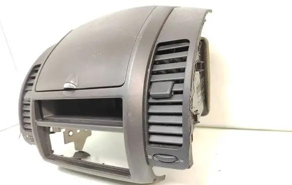 Nissan Note (E11) Dash center air vent grill 68260 68475 68750