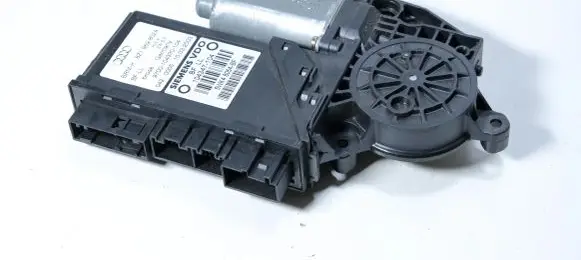 Audi A2 Front door window regulator motor 8Z1959802A