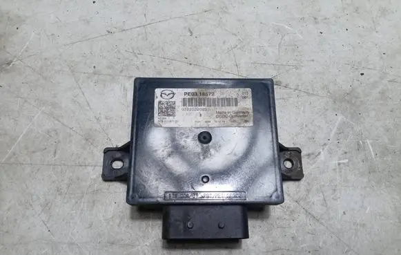 Mazda CX-5 Voltage converter/converter module PE0318572