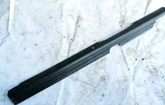 Volkswagen PASSAT B4 Front sill trim cover 3A0853370