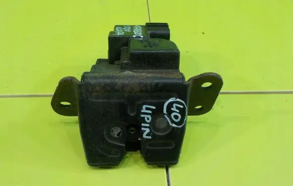 Hyundai ix20 Tailgate exterior lock 812301H000