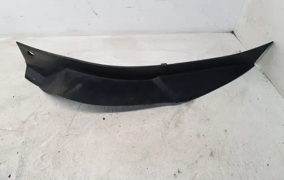 Lexus RX 330 - 350 - 400H Rear/tail light trim molding 6445848010