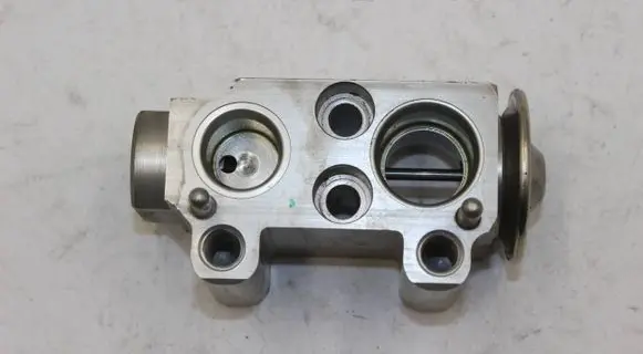 BMW X3 F25 Air conditioning (A/C) expansion valve 9226078 R134A 328513