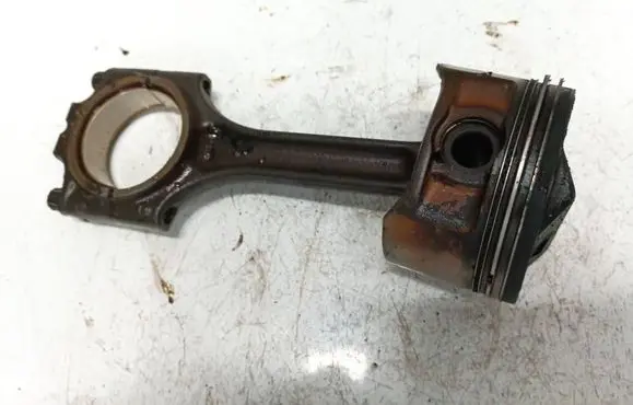 Volvo S40, V40 Piston with connecting rod